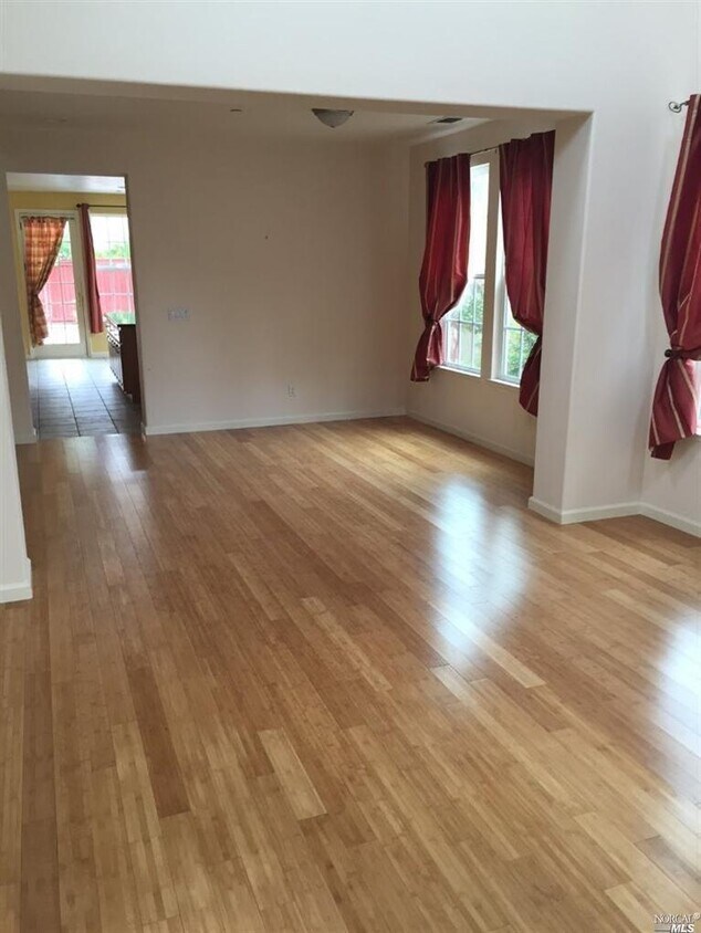 Building Photo - 83 Oak Grove Dr