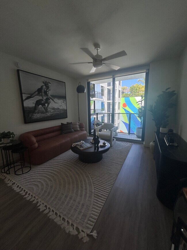 Foto del edificio - 223 NE 27th St