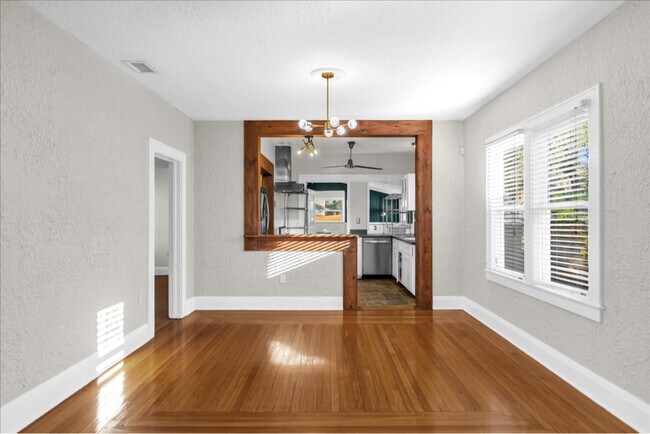 Foto del edificio - 1633 E Concord St