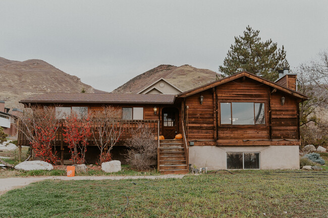Front of the house - minutes from hikes and the freeway - 446 N 400 E