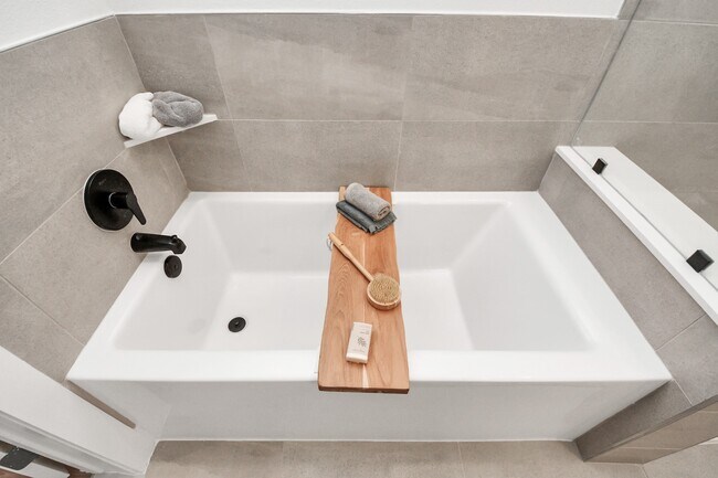 Foto del edificio - 15635 Memorial Dr