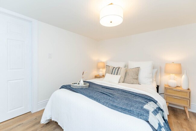 Photo du bâtiment - 54 Glenmanor Dr