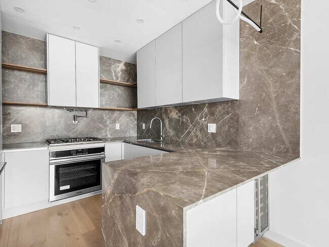 Foto del edificio - 373 Palmetto St