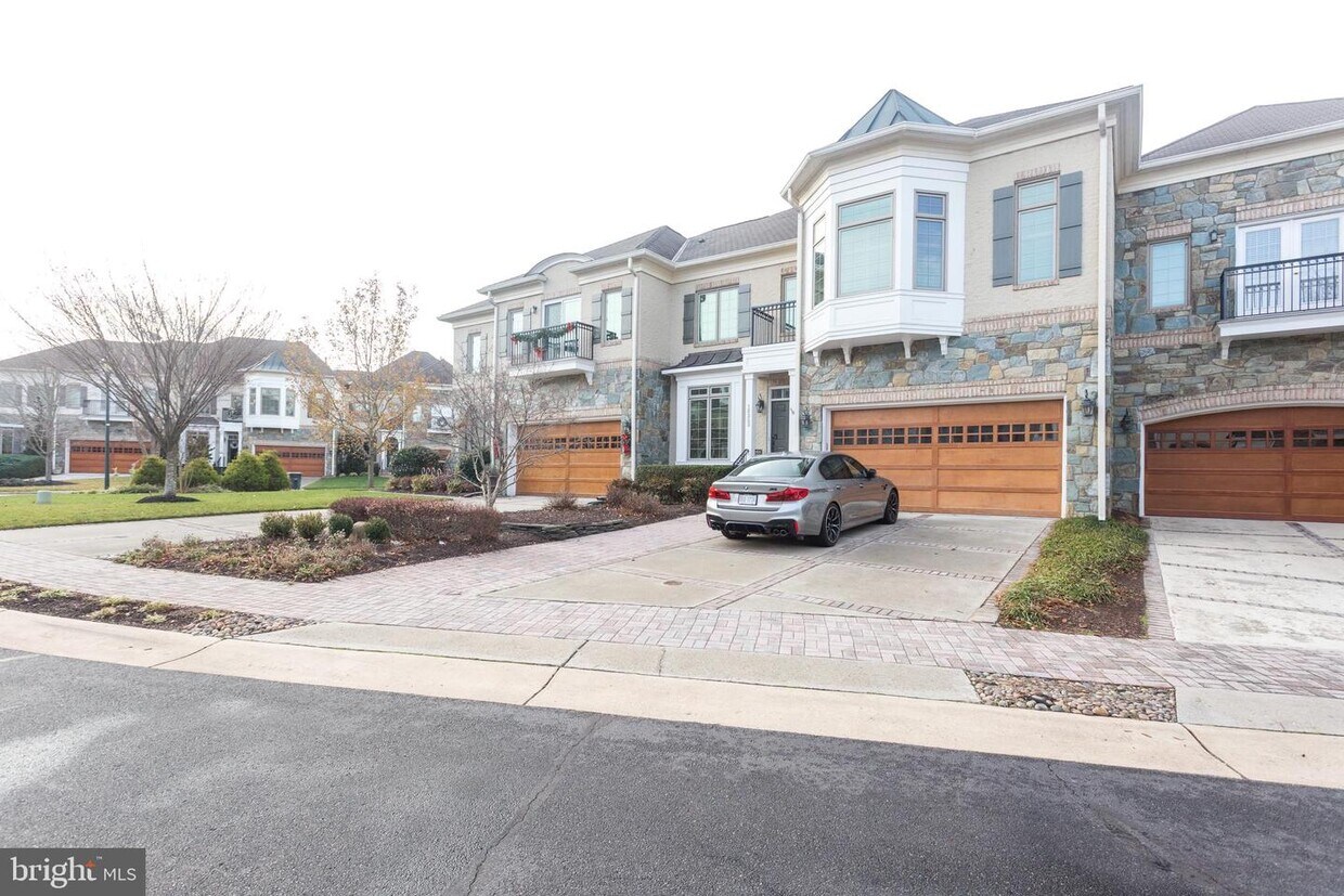 18353 Fairway Oaks Square, Leesburg, VA 20176 Townhome Rentals in Leesburg VA