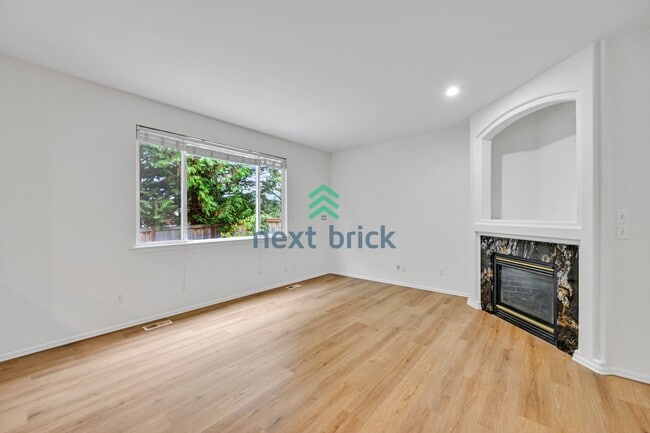 Foto del edificio - 4 Bed 2.5 Bath Single-family House Available for Rent!