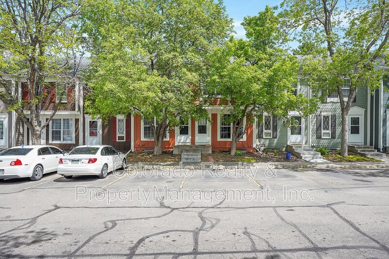 Primary Photo - 1090 Milo Cir