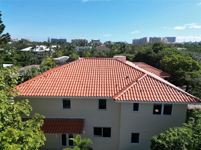 Foto del edificio - 573 Satinwood Dr