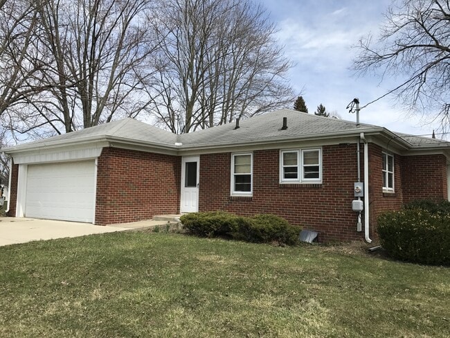 Building Photo - 3 bed 1.5 bath home in Coloma!