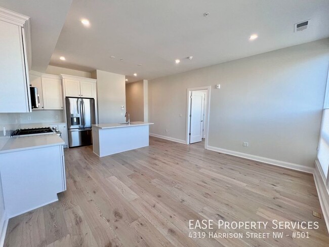 Foto del edificio - 4319 Harrison St NW