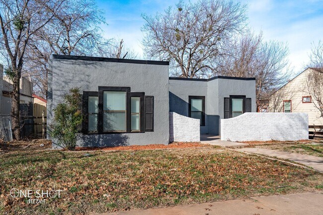 Foto del edificio - 842 Grand Ave