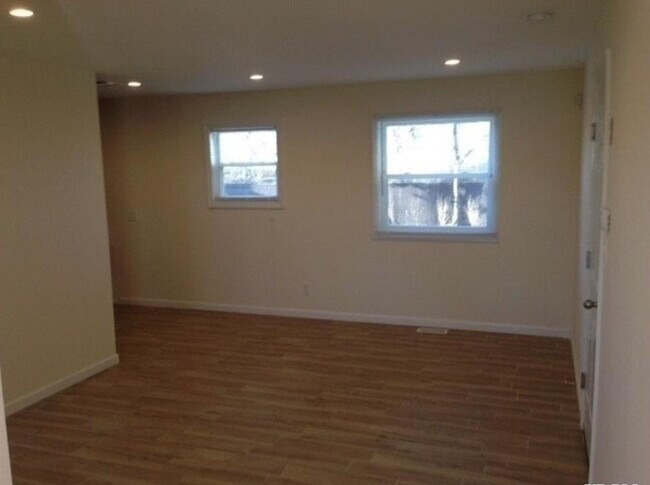 Foto del edificio - 55 Taylor Ave