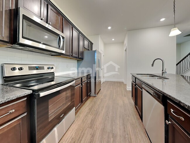 Foto del edificio - 194 Pullen Dr