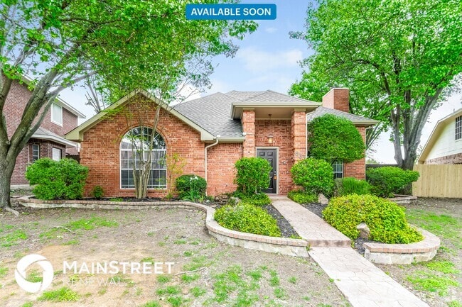 Building Photo - 633 Fern Dr