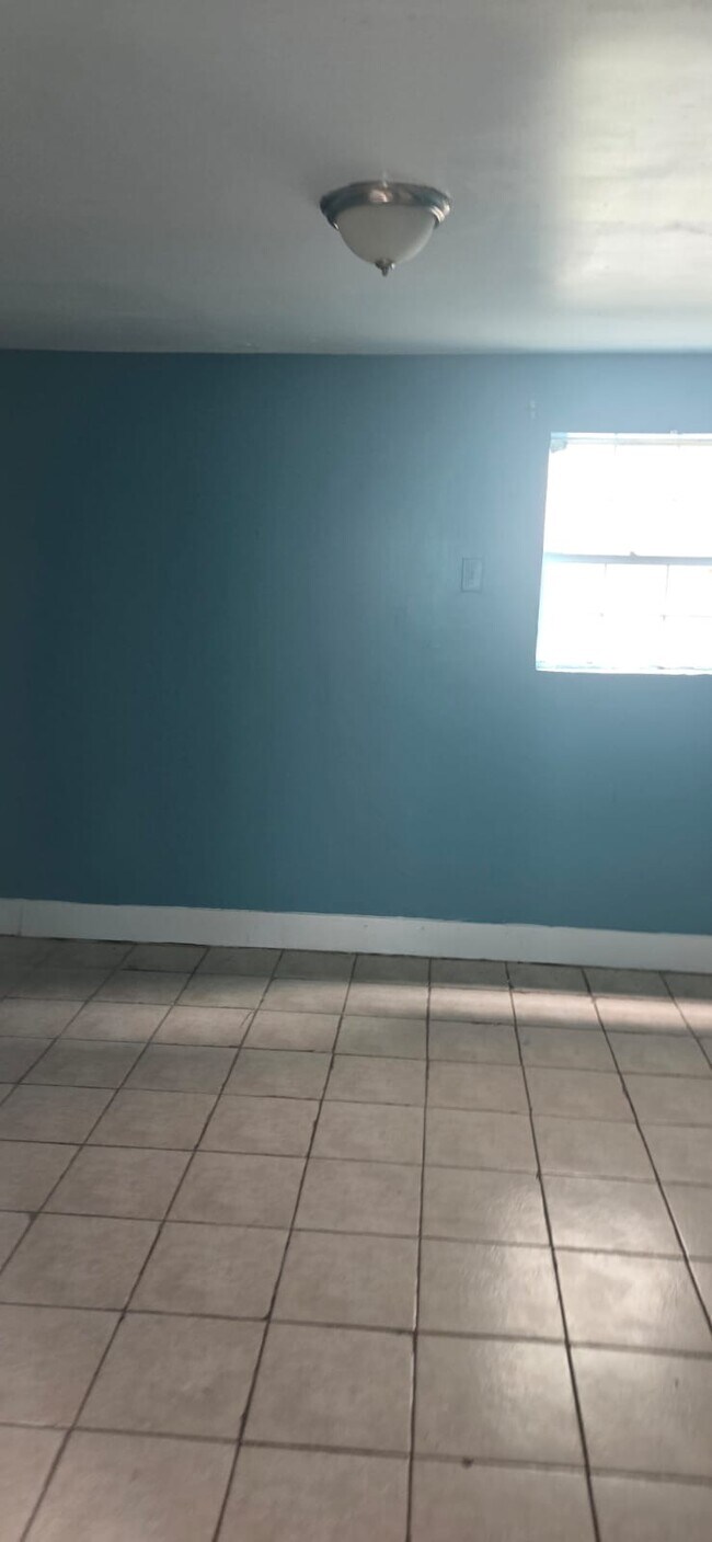Foto del edificio - 4122 S Johnson St