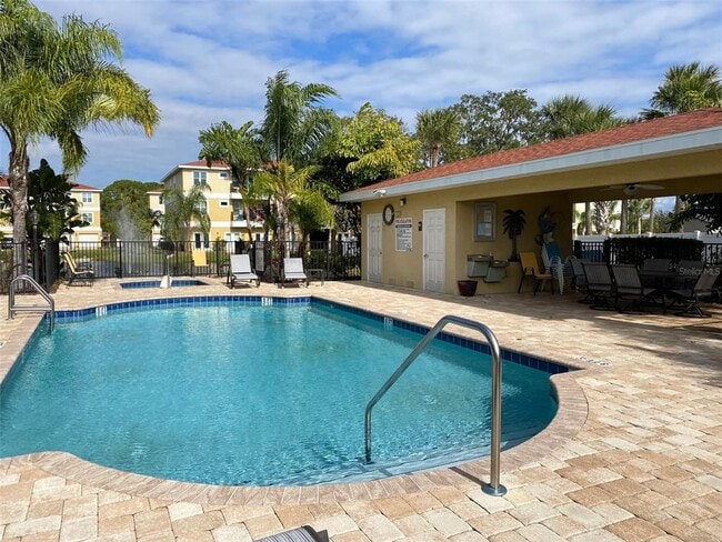 Foto del edificio - 6394 Banyan Blvd