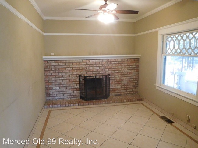Building Photo - 3 br, 2 bath House - 17 E Main St