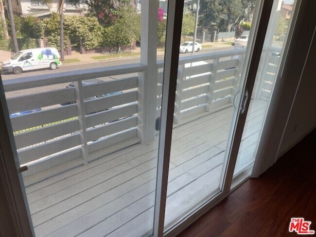 Foto del edificio - 1343 12th Ave