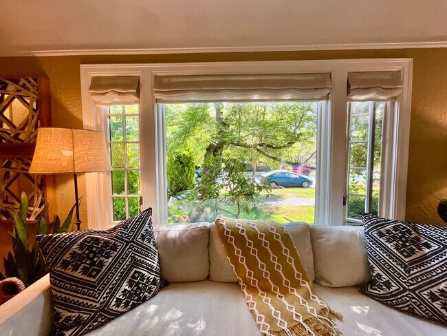 Foto del edificio - Bright & Charming Madison Park Home – 3 Be...