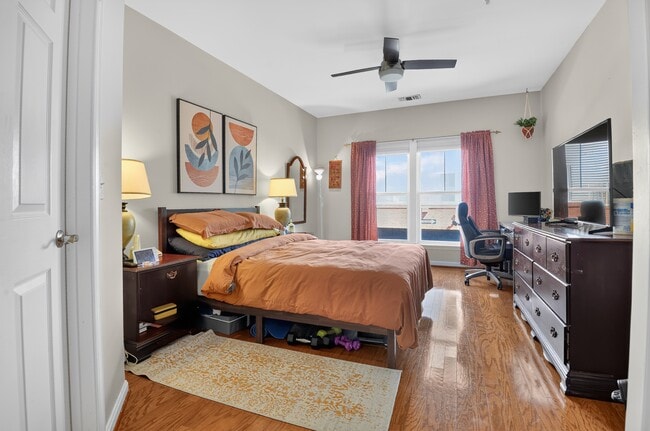 Foto del edificio - 2921 Deer Hollow Way