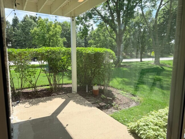 Foto del edificio - 251 Coventry Cir