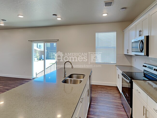 Building Photo - 6685 Mountain Maple Drive