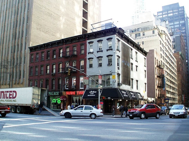 Building Photo - 248 E 44th St