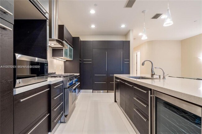 Foto del edificio - 3121 NE 26th St