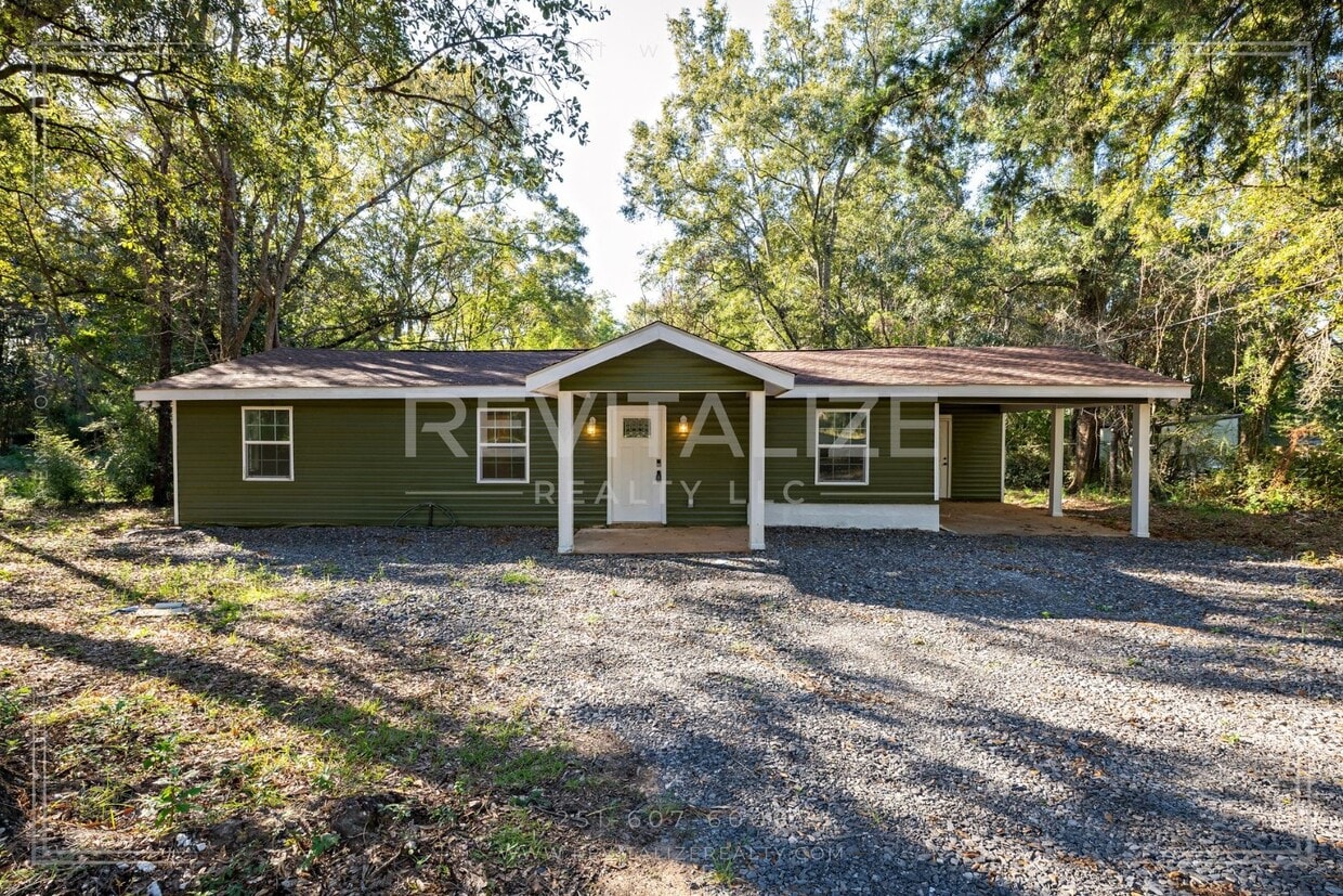 Primary Photo - Fully Renovated 3/2 in West Mobile!
