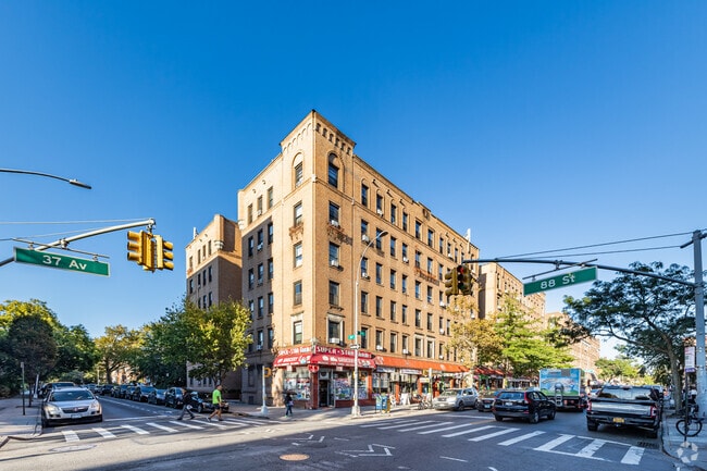 The Centre Court Condominium