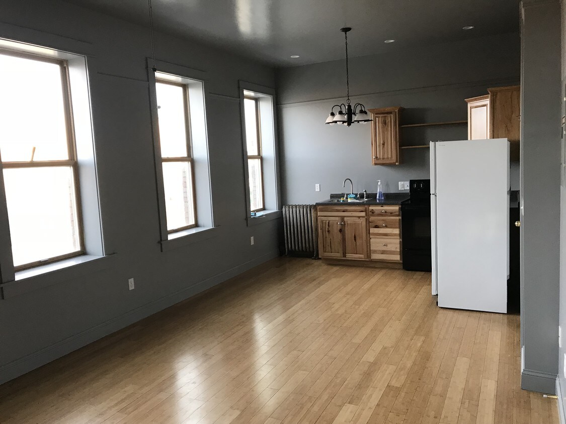 411 W Main St Unit 2, Lewistown, MT 59457 Apartment for Rent in Lewistown, MT