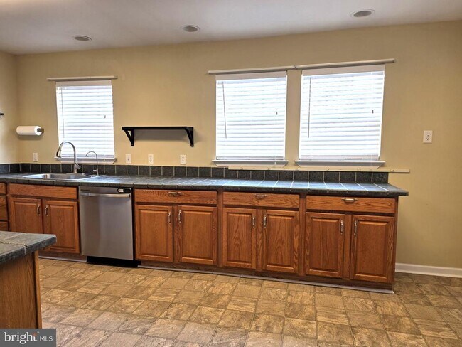 Foto del edificio - 28 Briar Ln