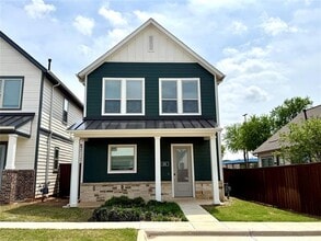 Building Photo - 1830 NE Green Oaks Blvd