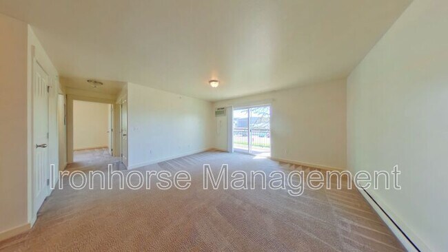 Building Photo - 807 W Villard St