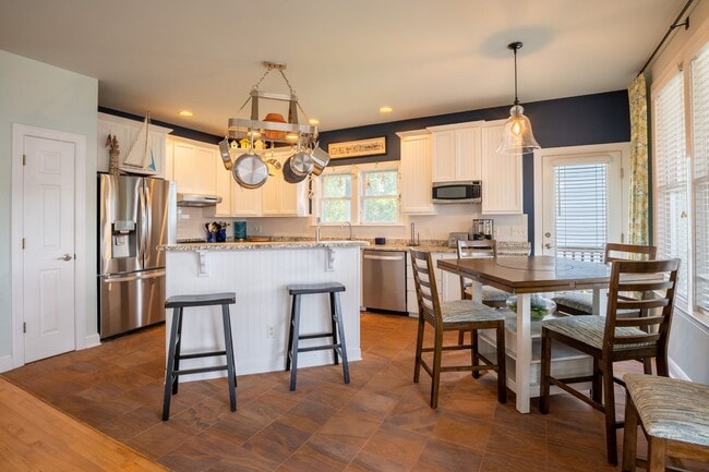 Photo - PERFECT SINGLE FAMILY OFF-SEASON MONTHLY R... House