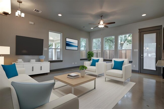 Building Photo - 923 E 37th St