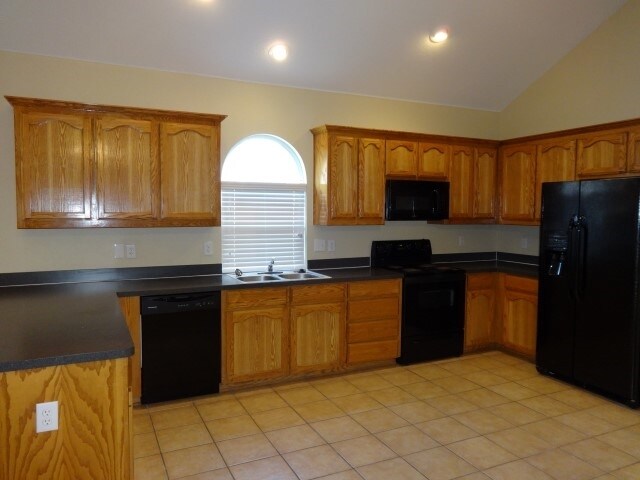 Building Photo - 9725 Minton Dr