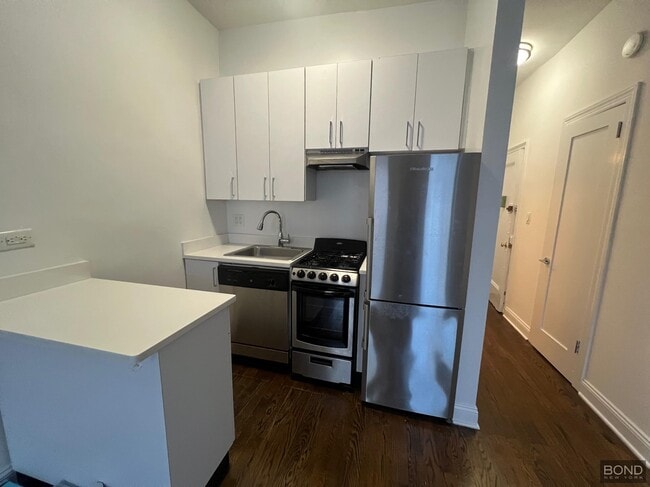 Building Photo - 163 E 87th St
