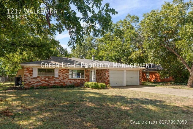Photo - 1217 Walker Dr- House