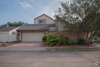 Building Photo - 16623 Park Green Way
