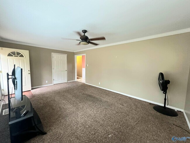 Building Photo - 2209 Viscount Dr NW
