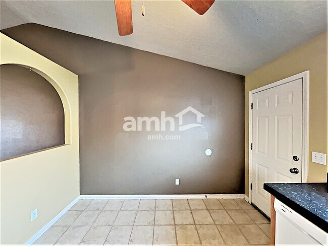 Foto del edificio - 11845 Curlew Cir