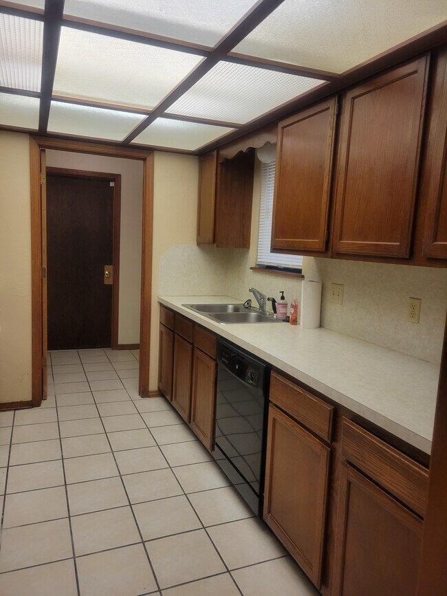 Foto del edificio - 8123 NW 120th St