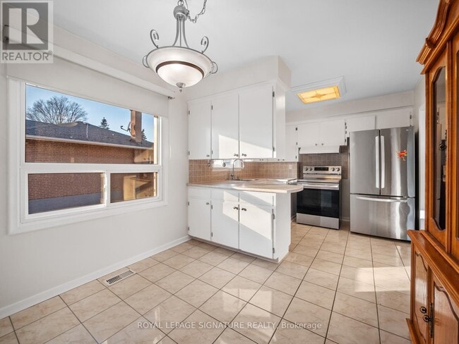 Building Photo - 712 Brimorton Dr