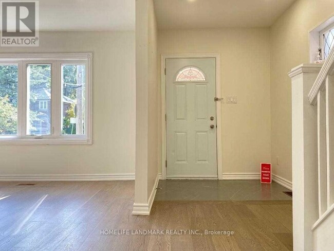 Photo du bâtiment - 134 Manor Rd E