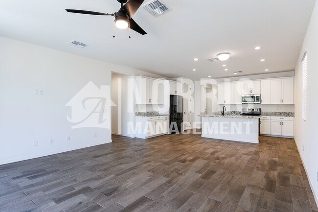 Building Photo - Beautiful Home in Villago