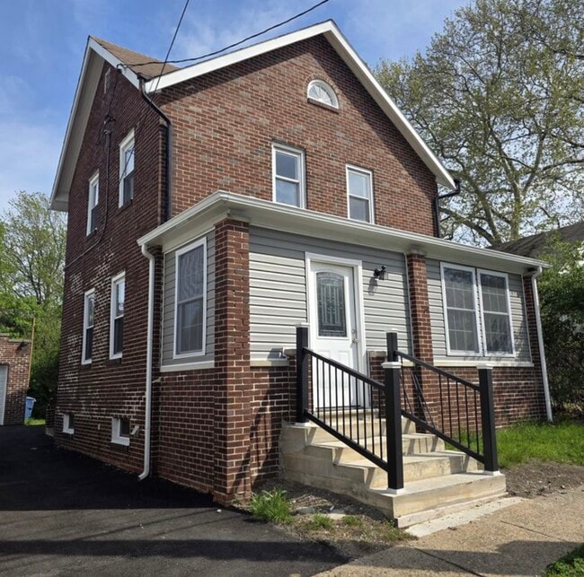 Building Photo - 3140 New Castle Ave