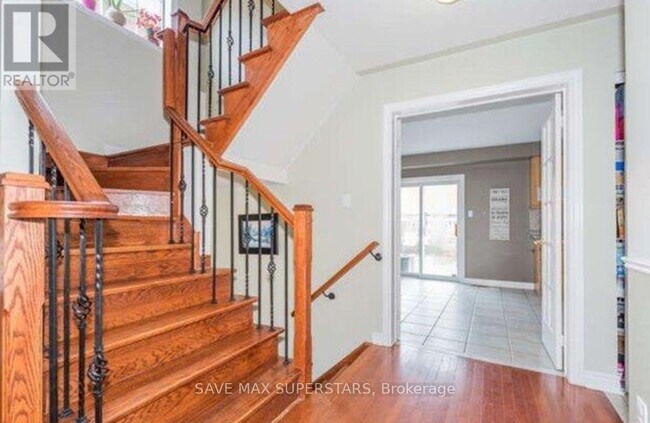 Building Photo - 12 Stable Gate