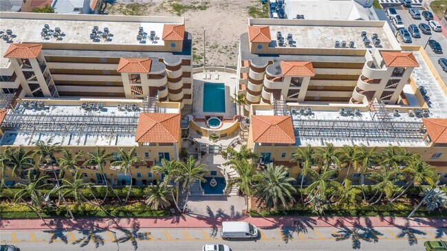 Foto del edificio - 8888 Collins Ave