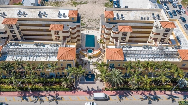 Building Photo - 8888 Collins Ave