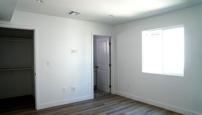 Foto del edificio - 1427 254th St